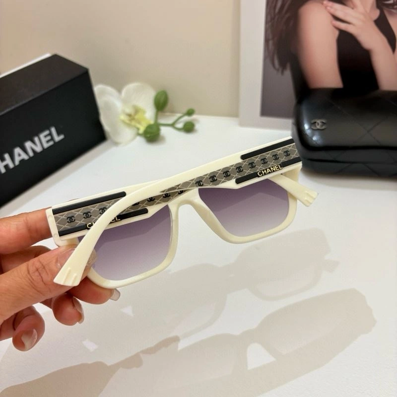 Bright Chanel Sunglasses 277964