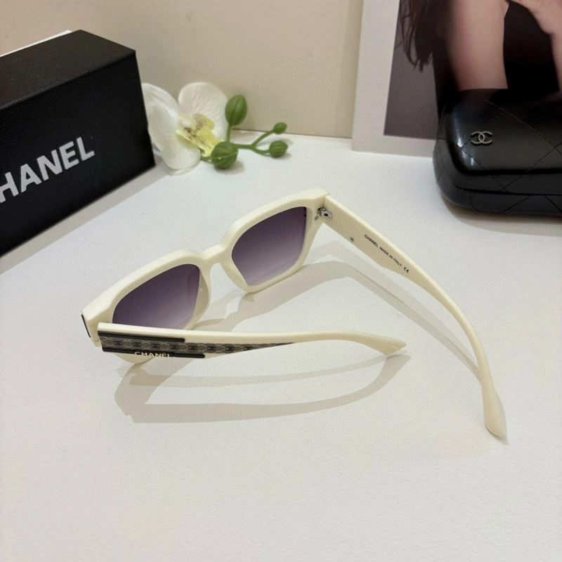Bright Chanel Sunglasses 277964