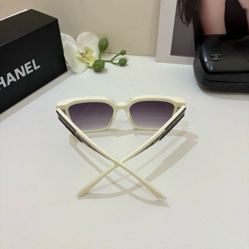 Bright Chanel Sunglasses 277964