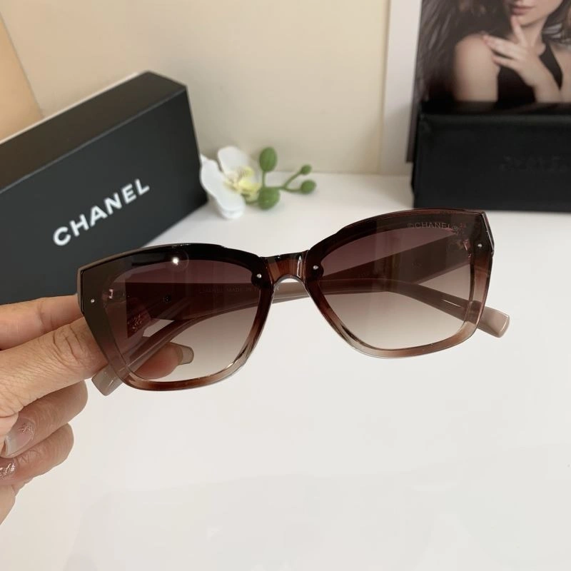 Chanel Sunglasses Effortless 277963