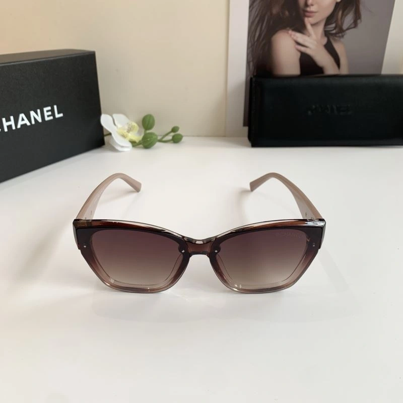 Chanel Sunglasses Effortless 277963