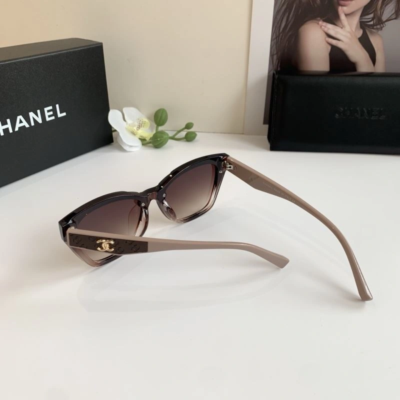 Chanel Sunglasses Effortless 277963