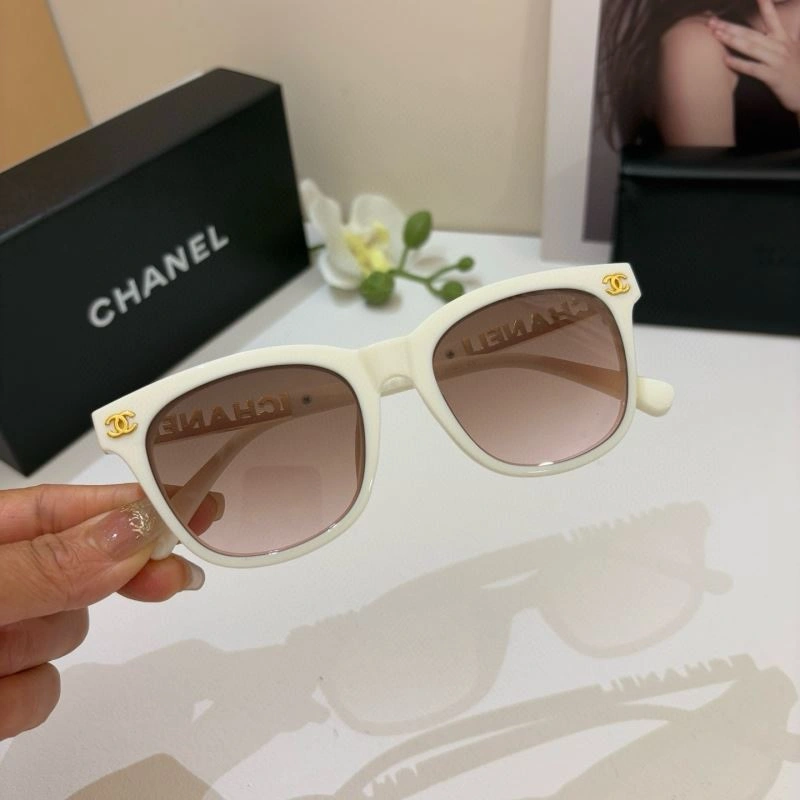 Chanel Sunglasses ModernLook 277960