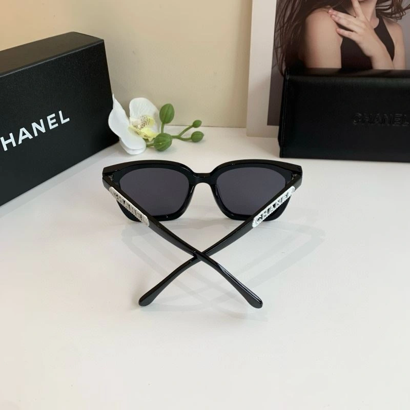 Sporty Chanel Sunglasses 277926