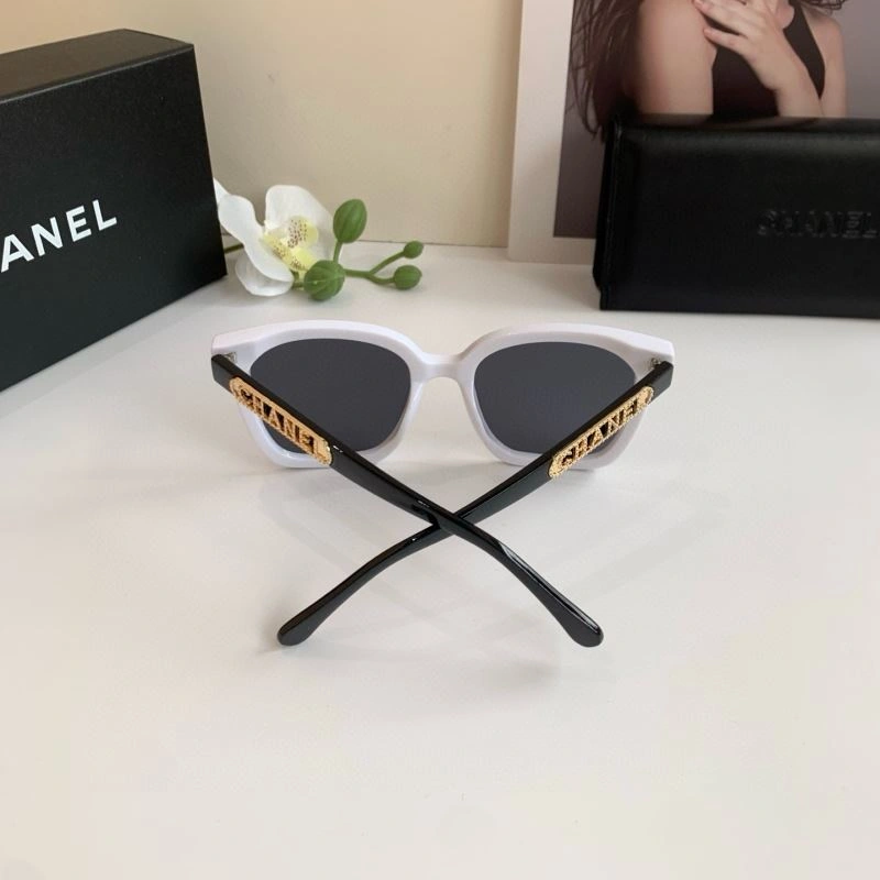 Chanel Sunglasses EyeCatching 277940
