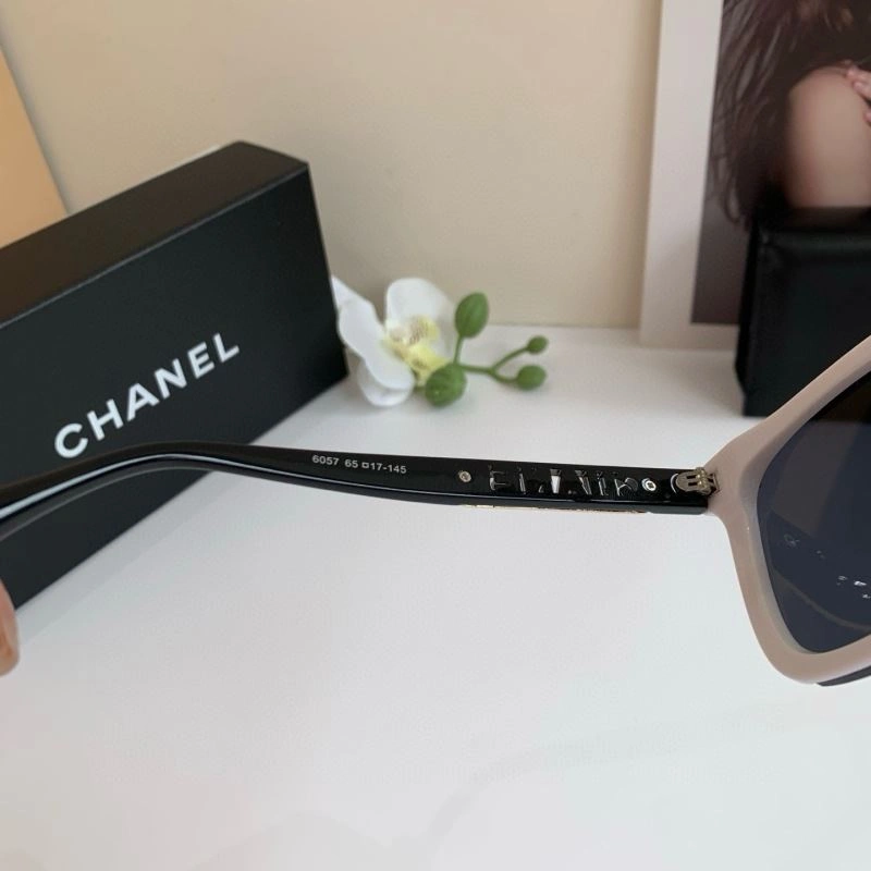 Chanel Sunglasses EyeCatching 277940