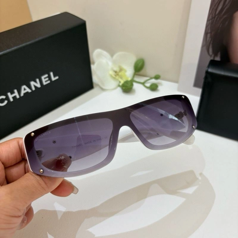 EyeCatching Chanel Sunglasses 277932