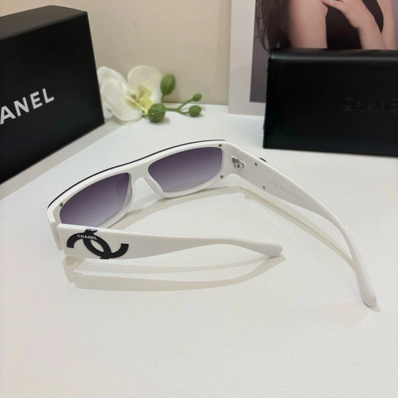 EyeCatching Chanel Sunglasses 277932
