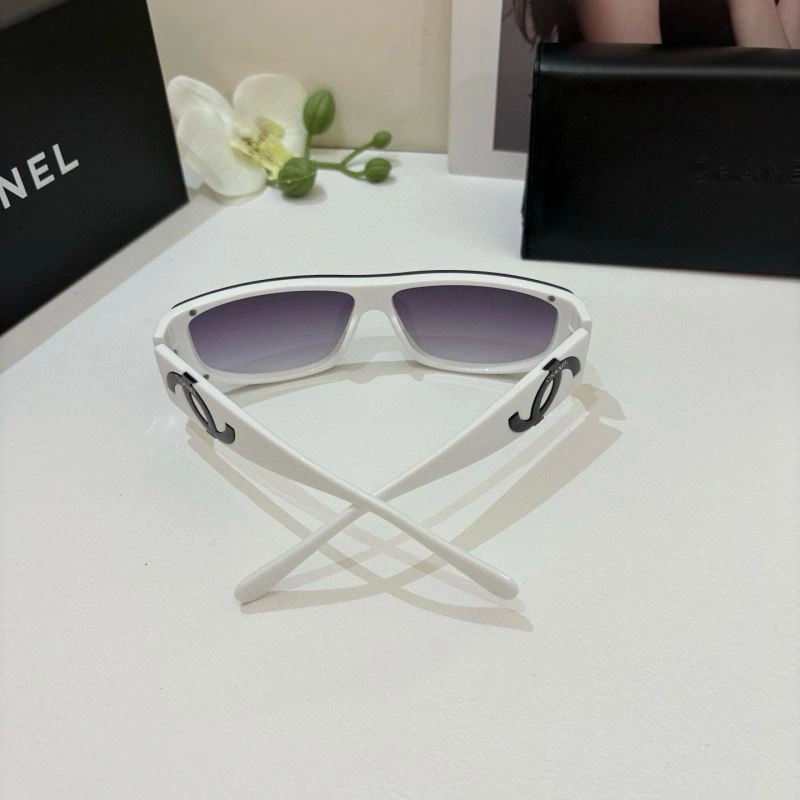 EyeCatching Chanel Sunglasses 277932
