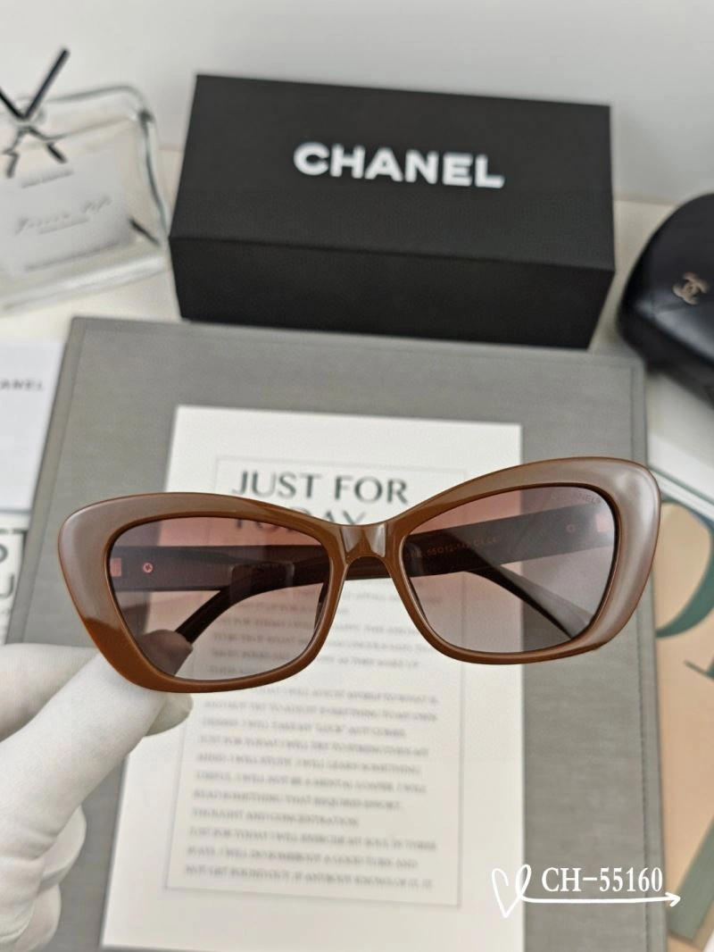 Chanel Sunglasses Fashionable 277924