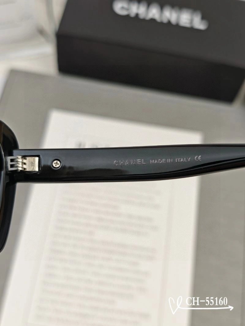 Chanel Sunglasses Fashionable 277924
