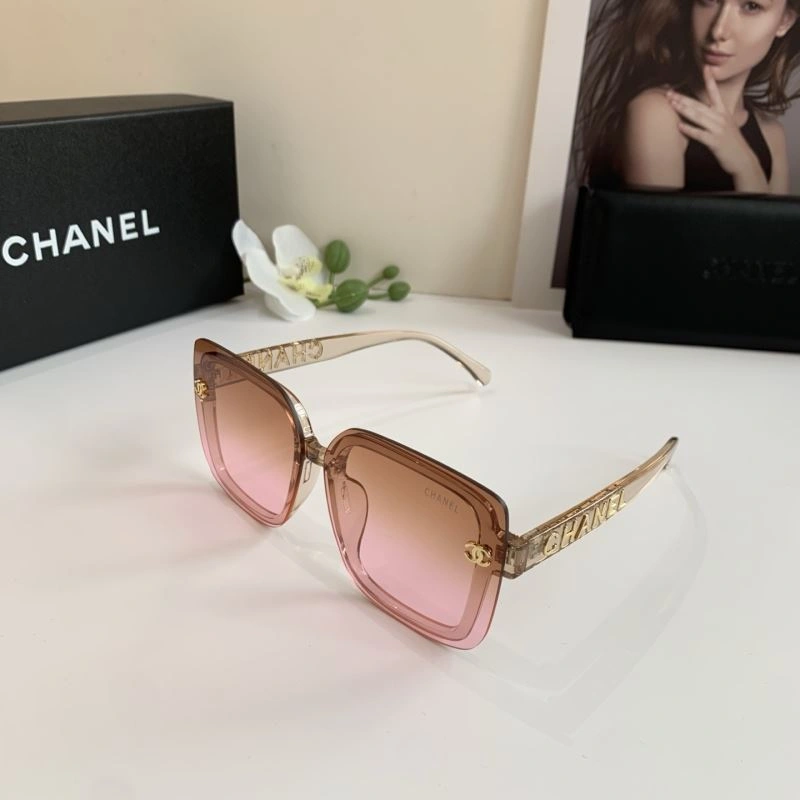 Compact Chanel Sunglasses 277912