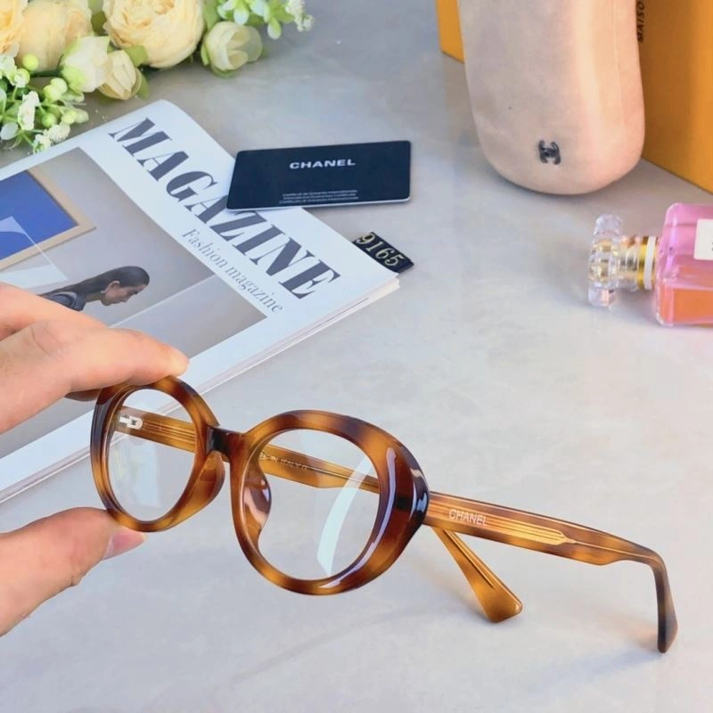 Compact Chanel Sunglasses 277888