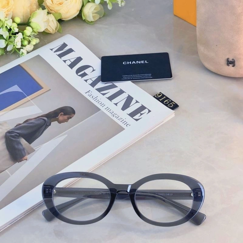 Compact Chanel Sunglasses 277888