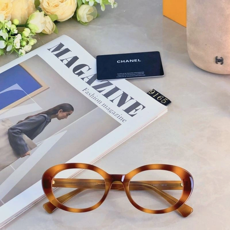 Compact Chanel Sunglasses 277888