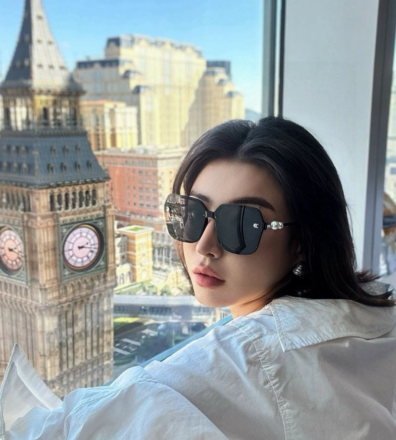 Stretchable Chanel Sunglasses 278380