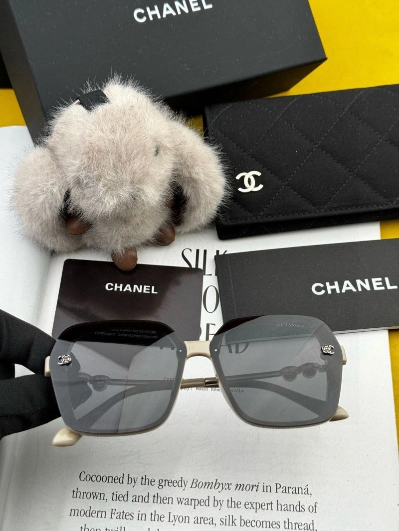 Stretchable Chanel Sunglasses 278380