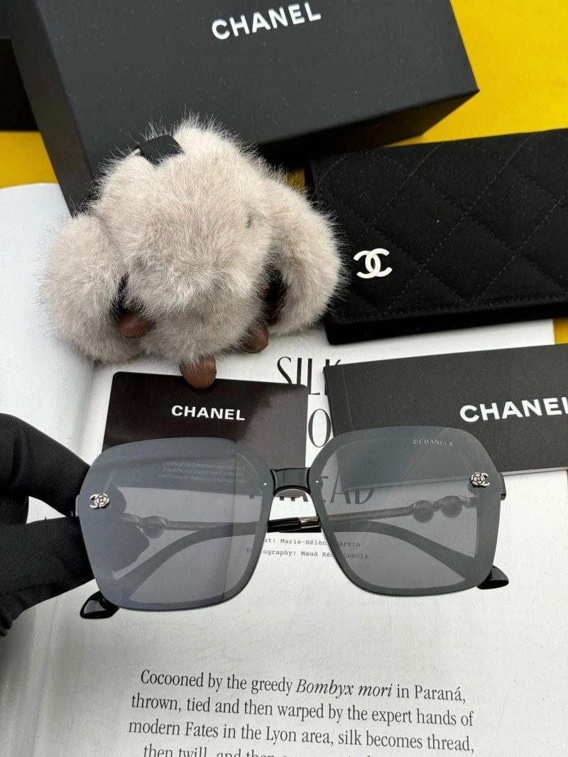 Stretchable Chanel Sunglasses 278380