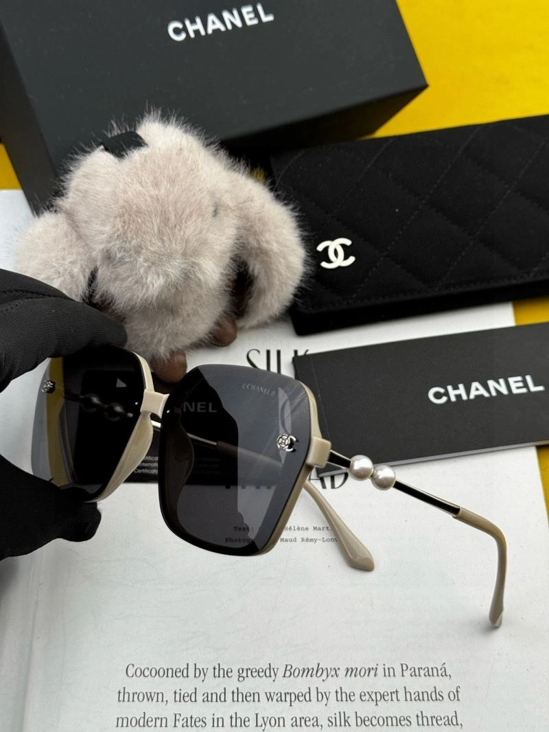 Stretchable Chanel Sunglasses 278380