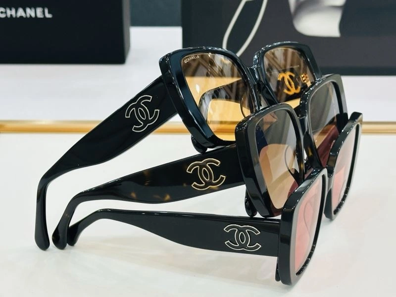 Minimalist Chanel Sunglasses 278341