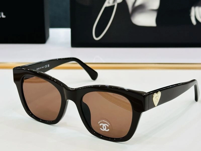 WaterResistant Chanel Sunglasses 278365