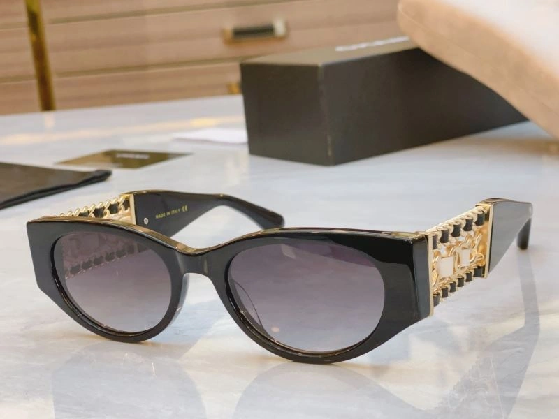 Trendsetting Chanel Sunglasses 278355