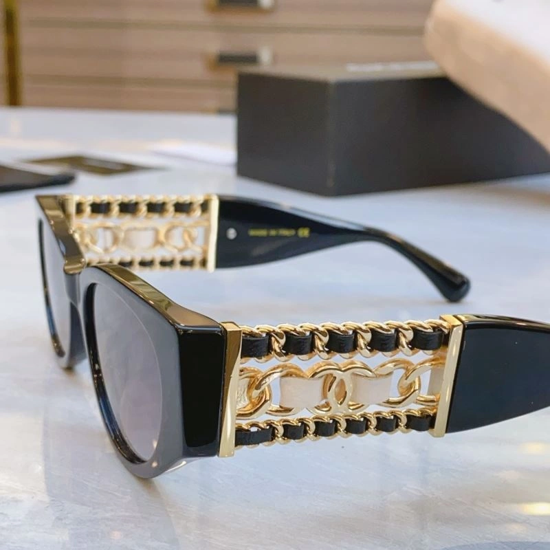Trendsetting Chanel Sunglasses 278355