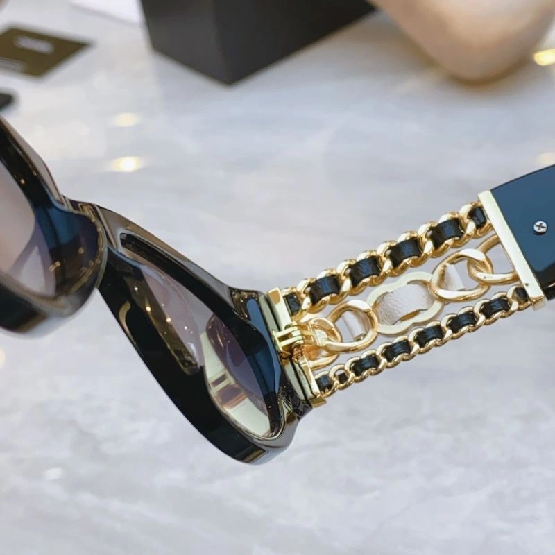 Trendsetting Chanel Sunglasses 278355