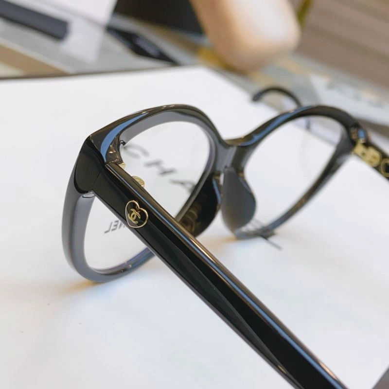 Unisex Chanel Sunglasses 278354