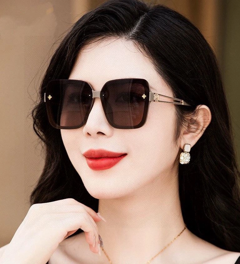 Chanel Sunglasses EasyMatch 278353