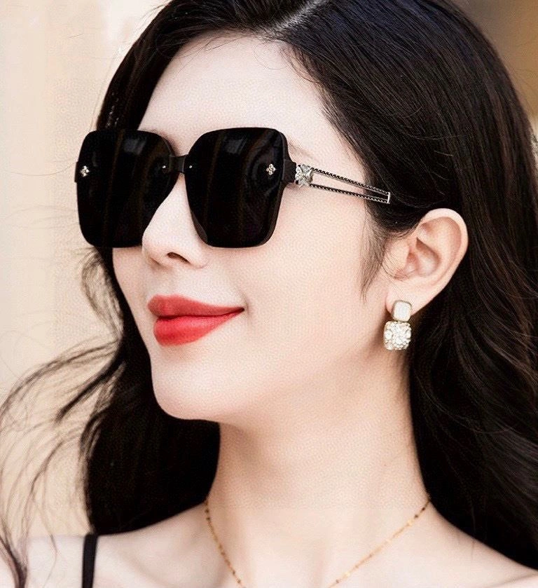 Chanel Sunglasses EasyMatch 278353