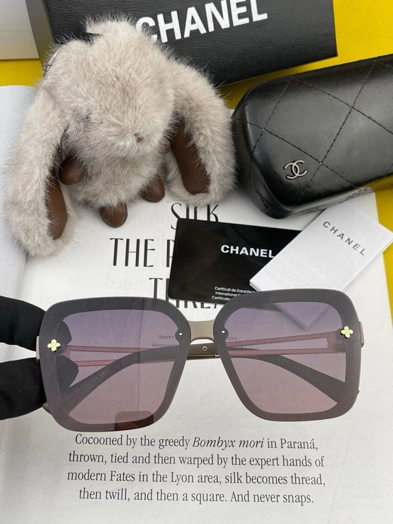 Chanel Sunglasses EasyMatch 278353