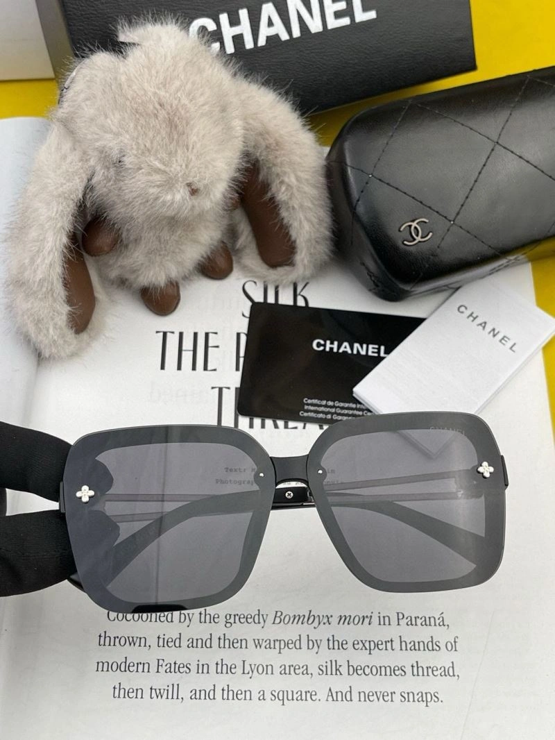 Chanel Sunglasses EasyMatch 278353