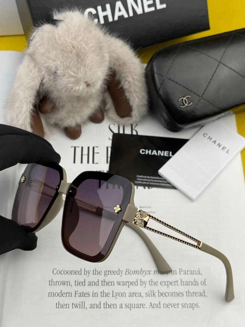 Chanel Sunglasses EasyMatch 278353