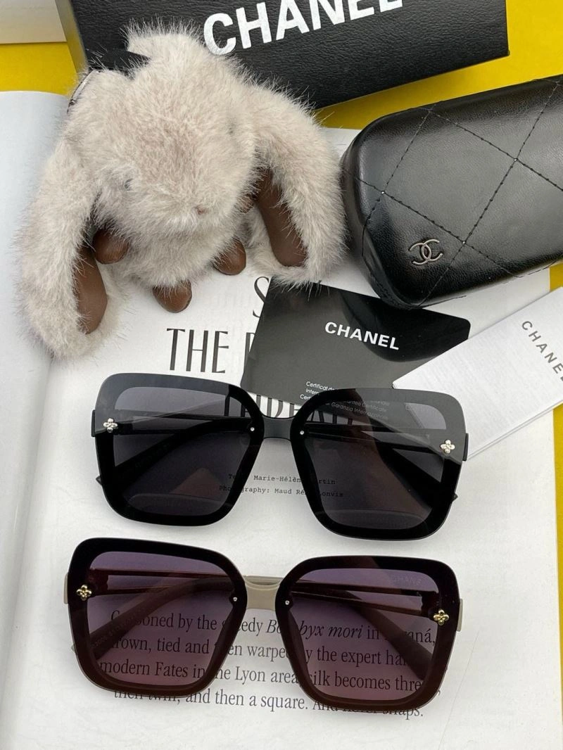 Chanel Sunglasses EasyMatch 278353