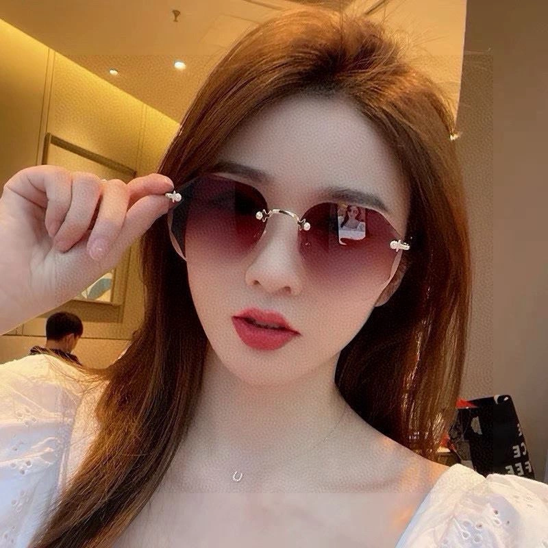 Chanel Sunglasses Chic 278343