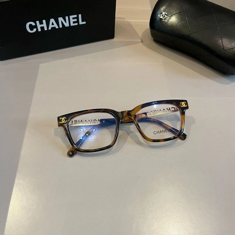 Bold Chanel Sunglasses 278338