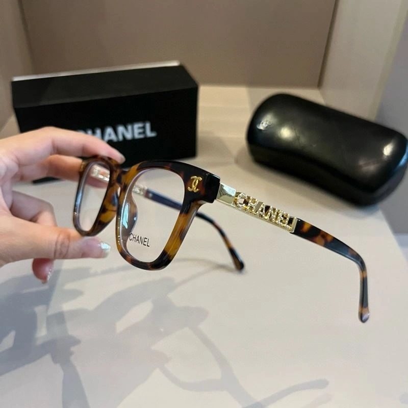 Bold Chanel Sunglasses 278338