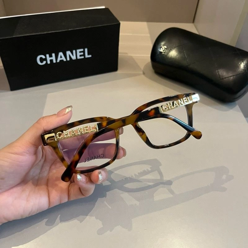 Bold Chanel Sunglasses 278338