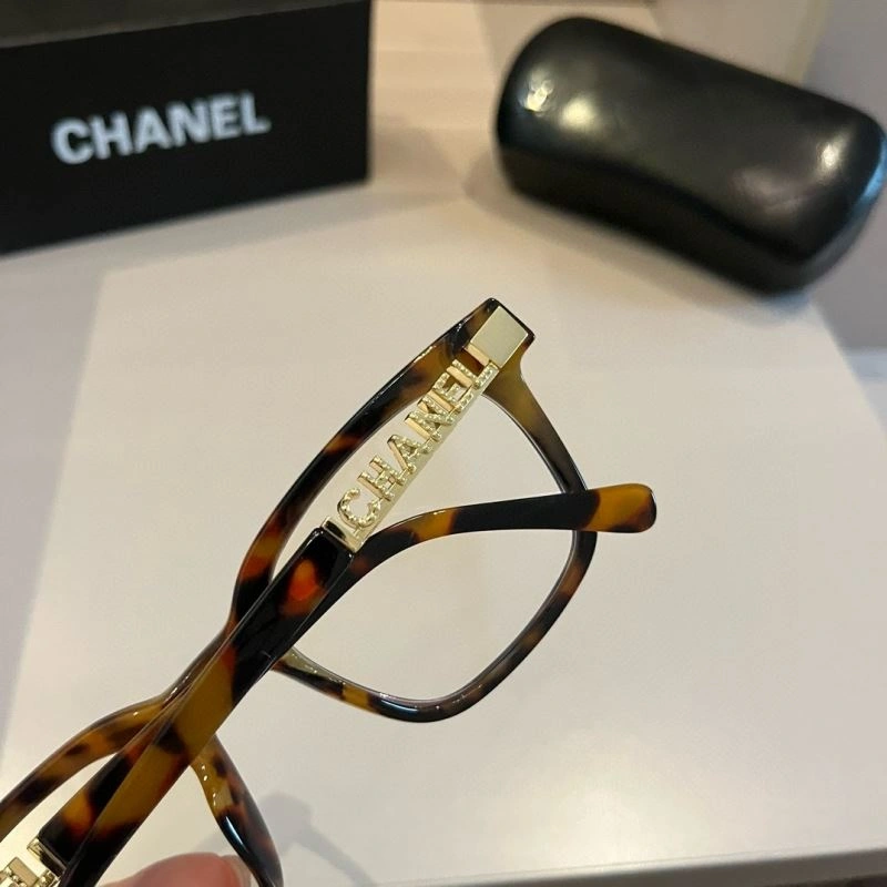 Bold Chanel Sunglasses 278338