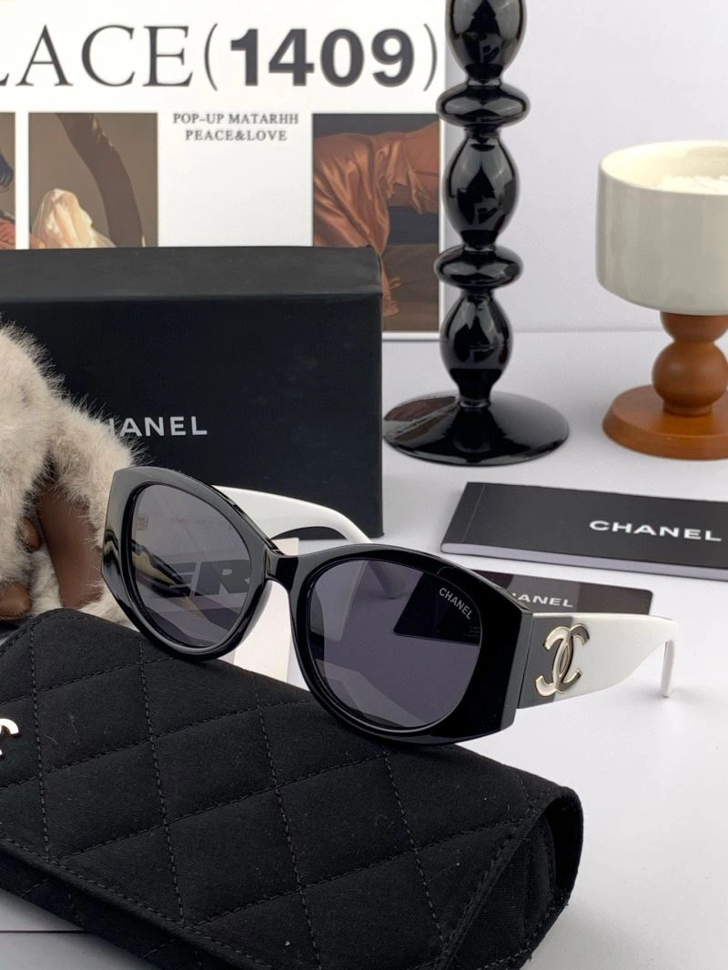 Minimalist Chanel Sunglasses 278305