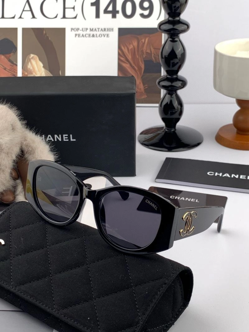 Minimalist Chanel Sunglasses 278305