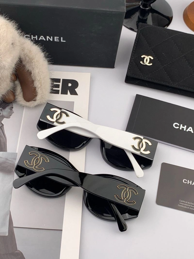 Minimalist Chanel Sunglasses 278305