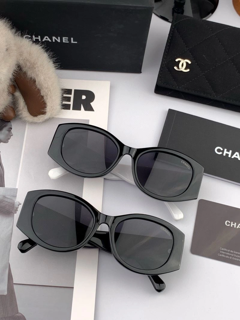Minimalist Chanel Sunglasses 278305