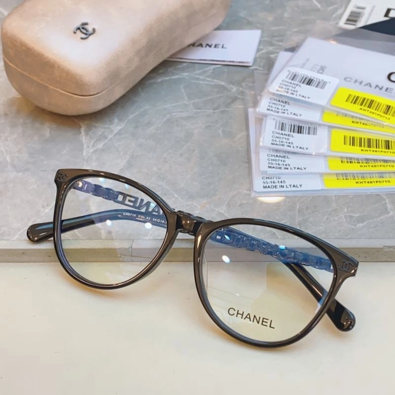 Trendsetting Chanel Sunglasses 278299