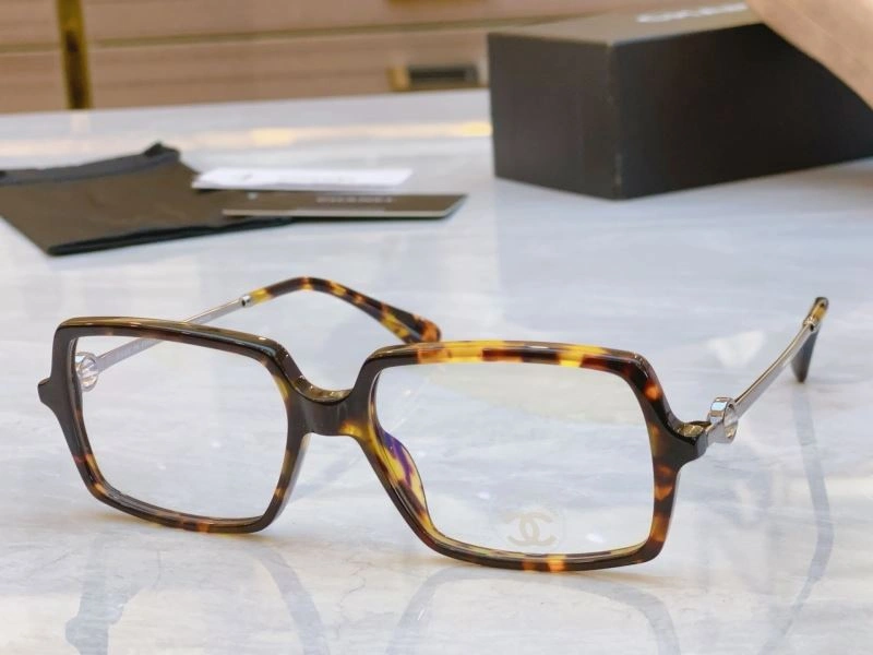 Chanel Sunglasses Effortless 278263