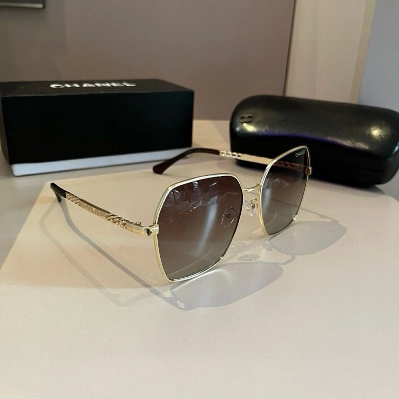 Chanel Sunglasses EasyMatch 278262