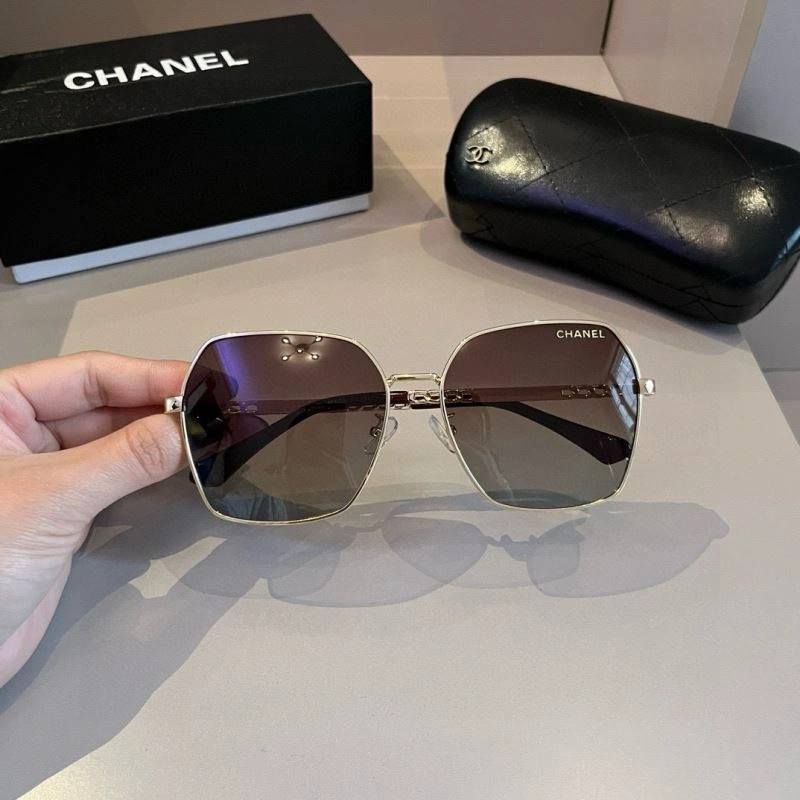 Chanel Sunglasses EasyMatch 278262