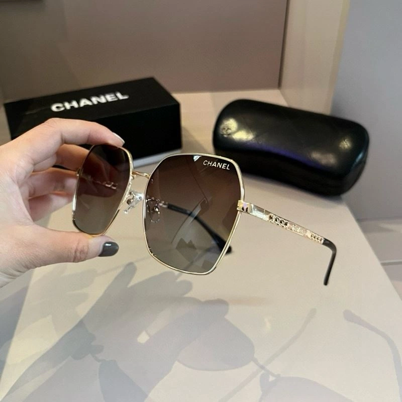 Chanel Sunglasses EasyMatch 278262