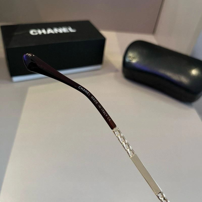 Chanel Sunglasses EasyMatch 278262